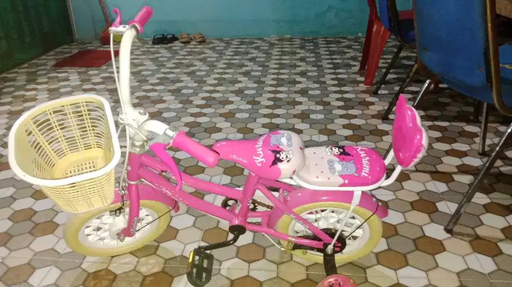 SEPEDA ANAK RODA 4 WARNA PINK KUROMI UNTUK USIA 3-4TH
