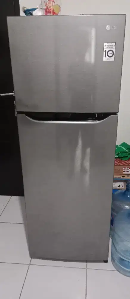 dijual kulkas merk LG