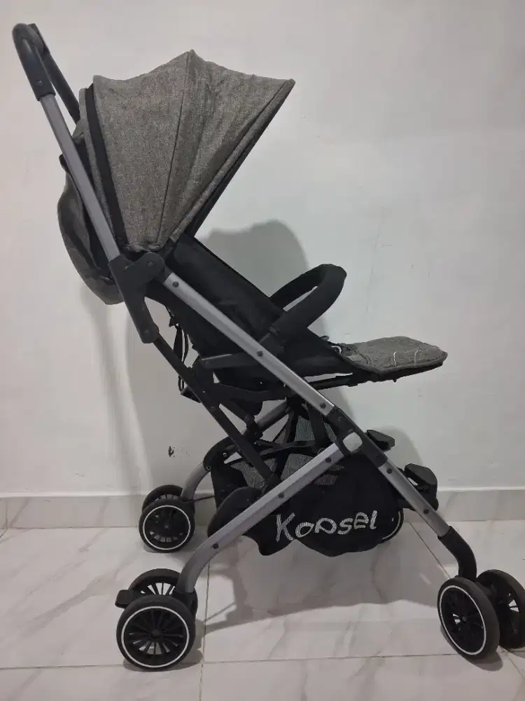 Dijual cepat stoller baby merk BabyDoes