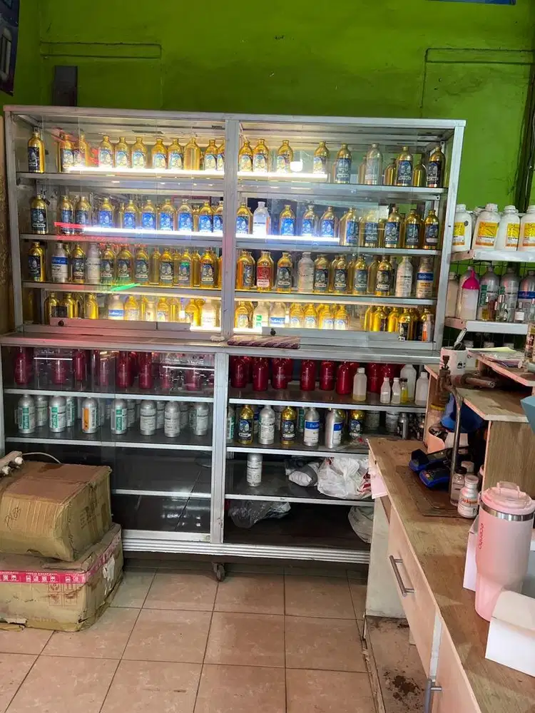 Etalase parfum dijual borongan aja