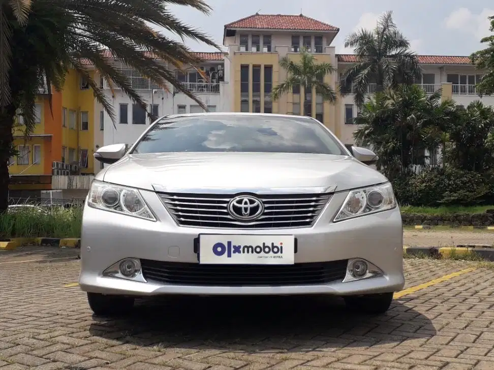 TDP 7,JT, Toyota Camry 2.5 V Bensin-AT Hitam 2012