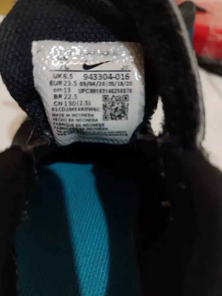 Sepatu anak, lebih cocok untuk laki-laki