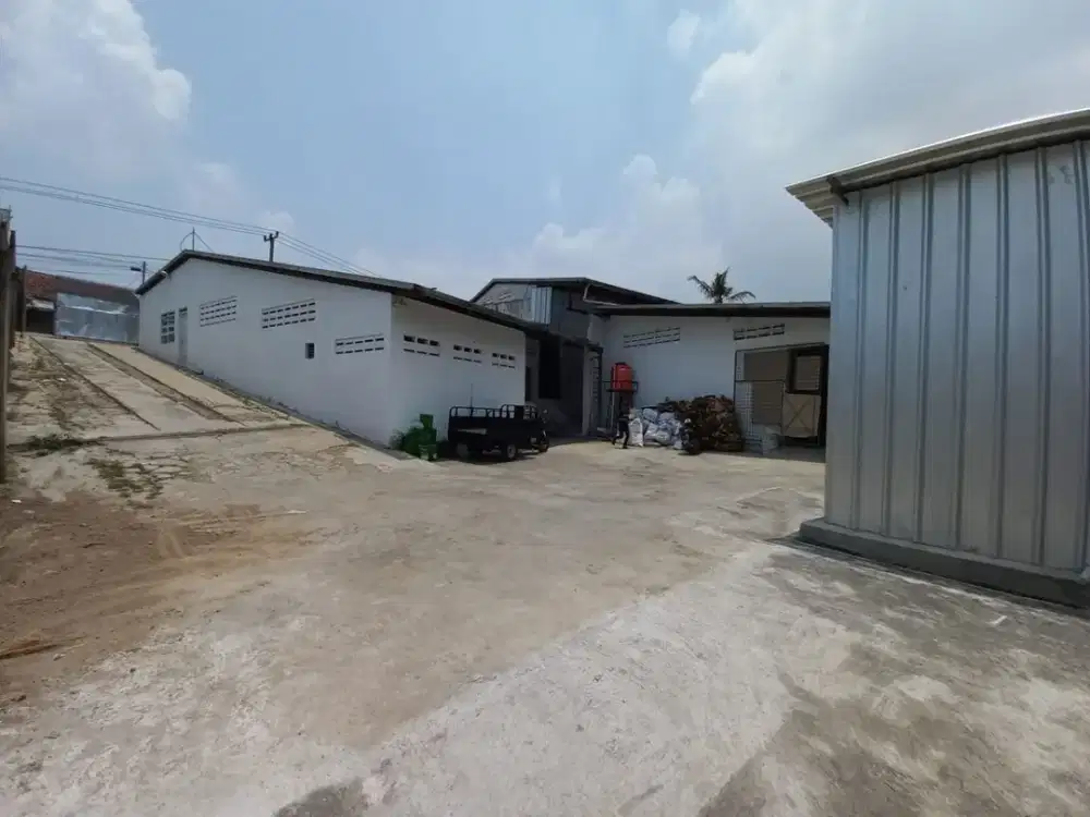 Dijual cepat gudang di jl. raya pameuntasan Bandung