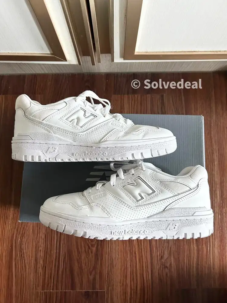 Sepatu New Balance 550 Triple White — Original Size 41.5 Kondisi Bagus