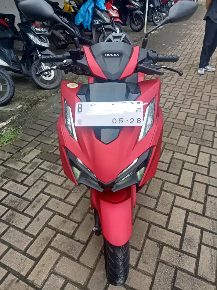 Honda Vario 160 CBS Merah