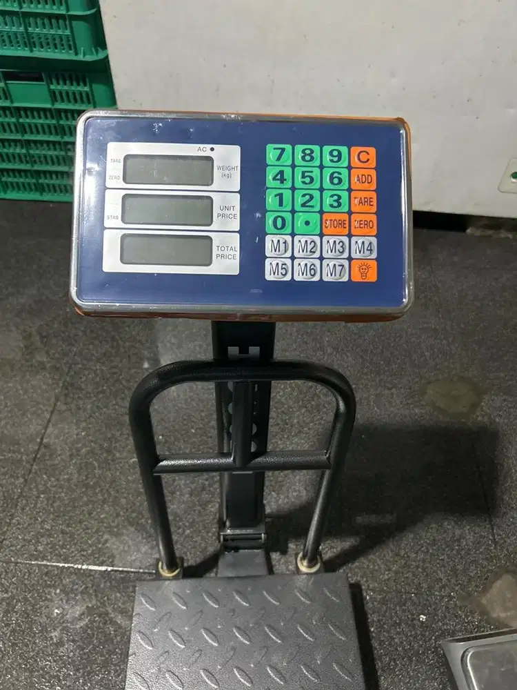 Timbangan Digital duduk / kapasitas 200kg