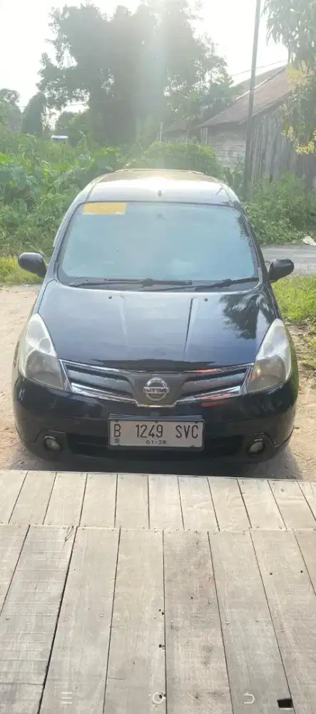 Grand livina 2011 xv AT