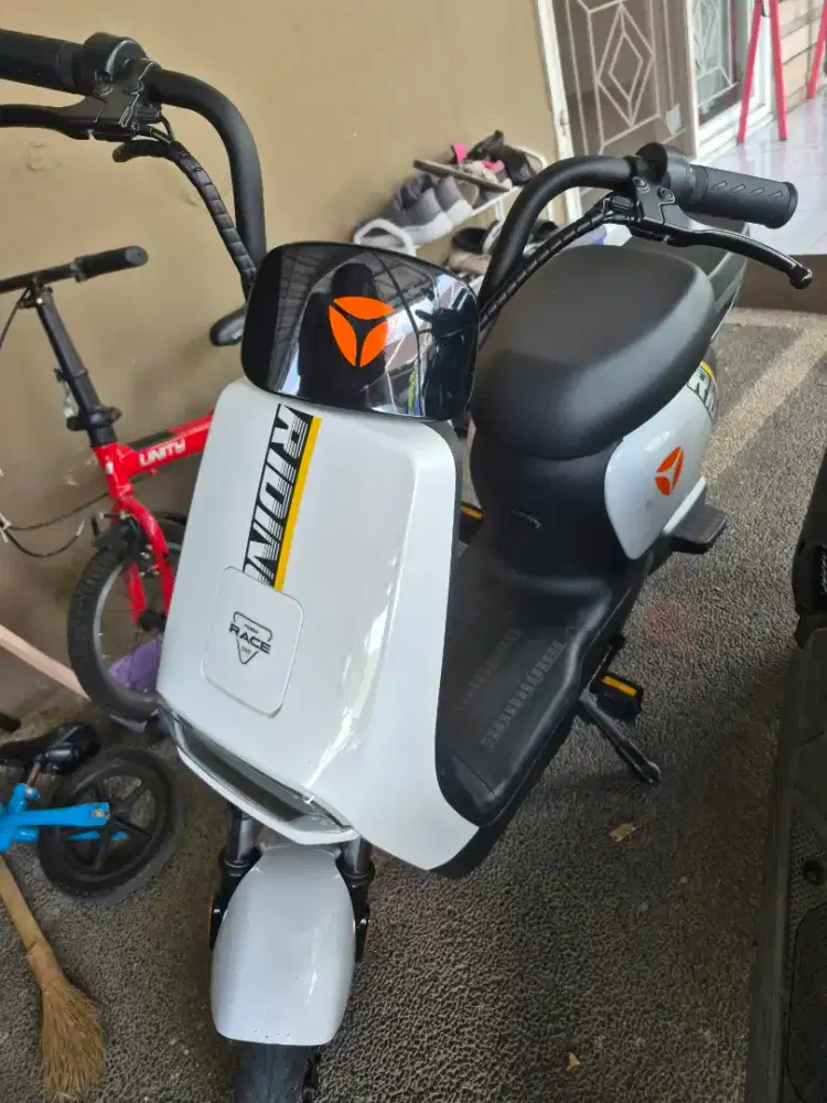 Sepeda listrik YADEA GE10