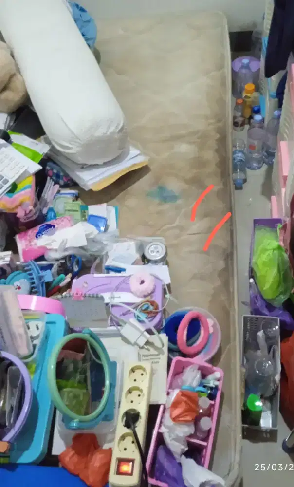 Kasur Spring bed merk Elite ukuran 100 x 200. Kondisi baik 80%.