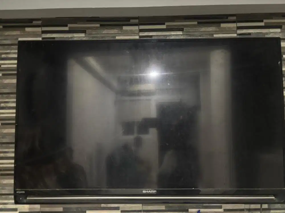 Tv sharp 43inc masih bagus tdk ada kerusakan ,dijual krn tdk dipakai