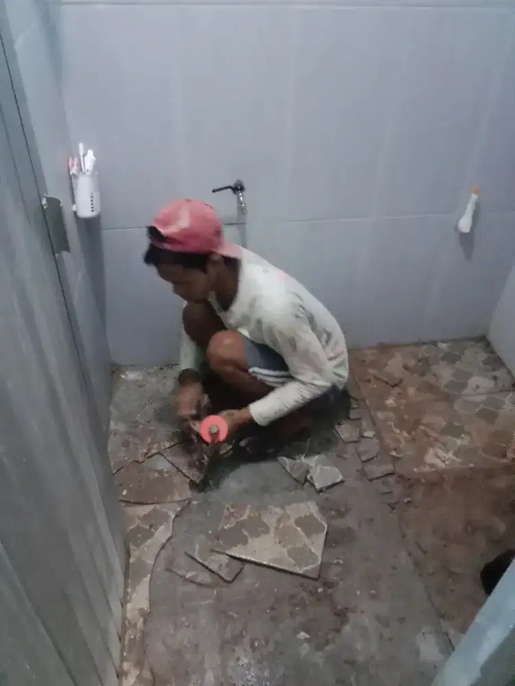 Tukang harian dan Borongan
