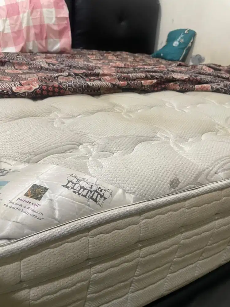 Spring bed merk SERTA ( latek topper)