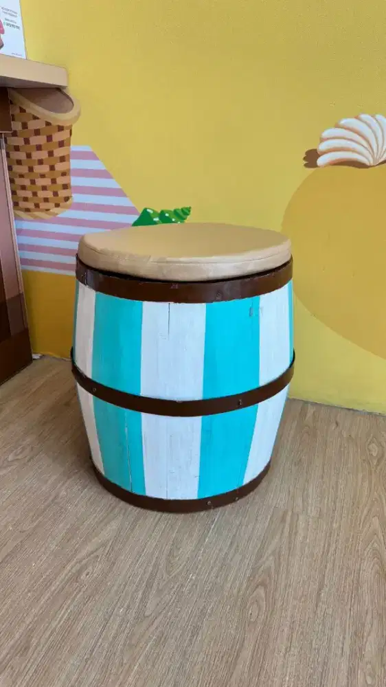 Gentong kayu barell sofa