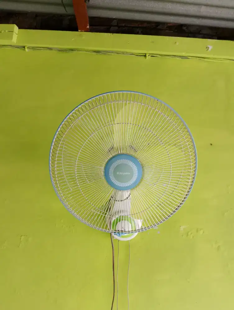 Kipas angin dinding 16 inc merk Miyako