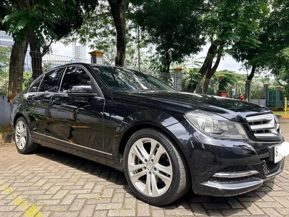 Dijual Mercedes-Benz C200 - Mercy W204 Avantgarde - 2013