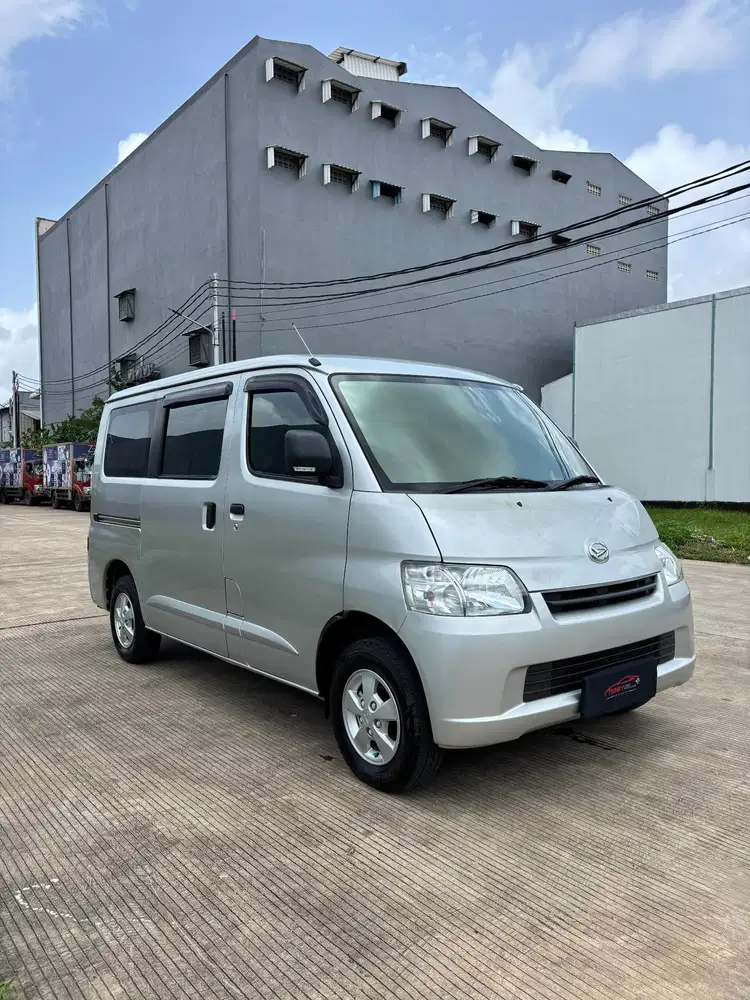 Daihatsu Granmax minibus 2020 bekas murah