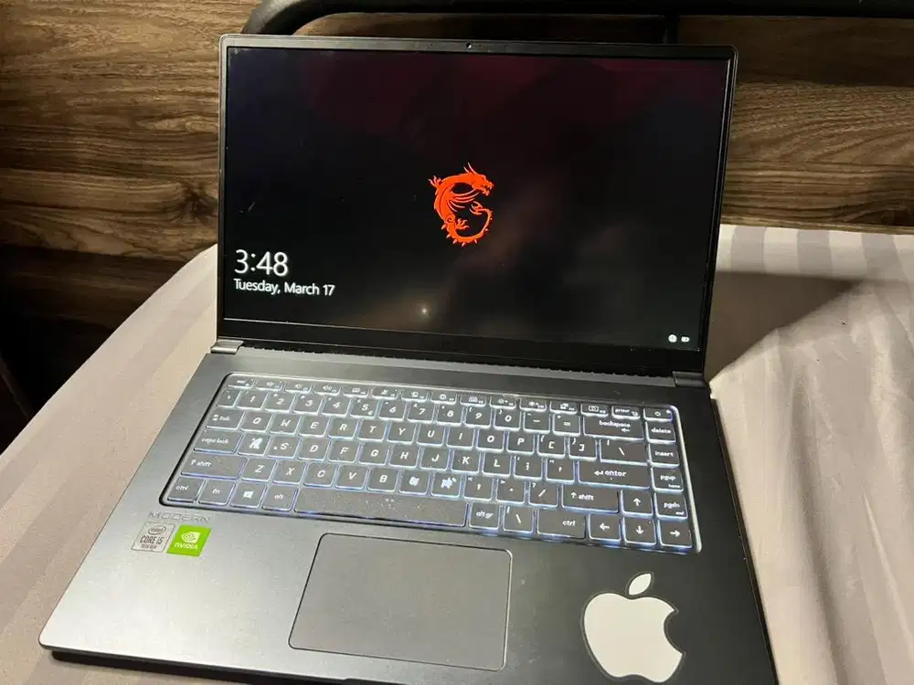 Laptop MSI Modern 15 A10-RBS