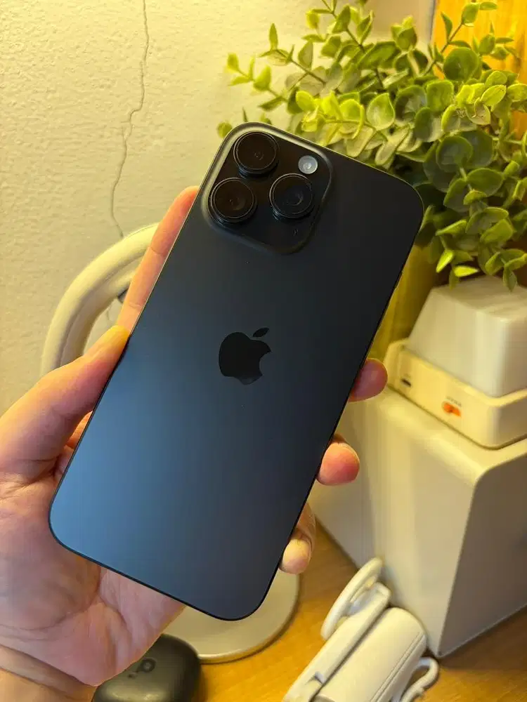 Apple iPhone 16 Promax 256GB Black Titanium