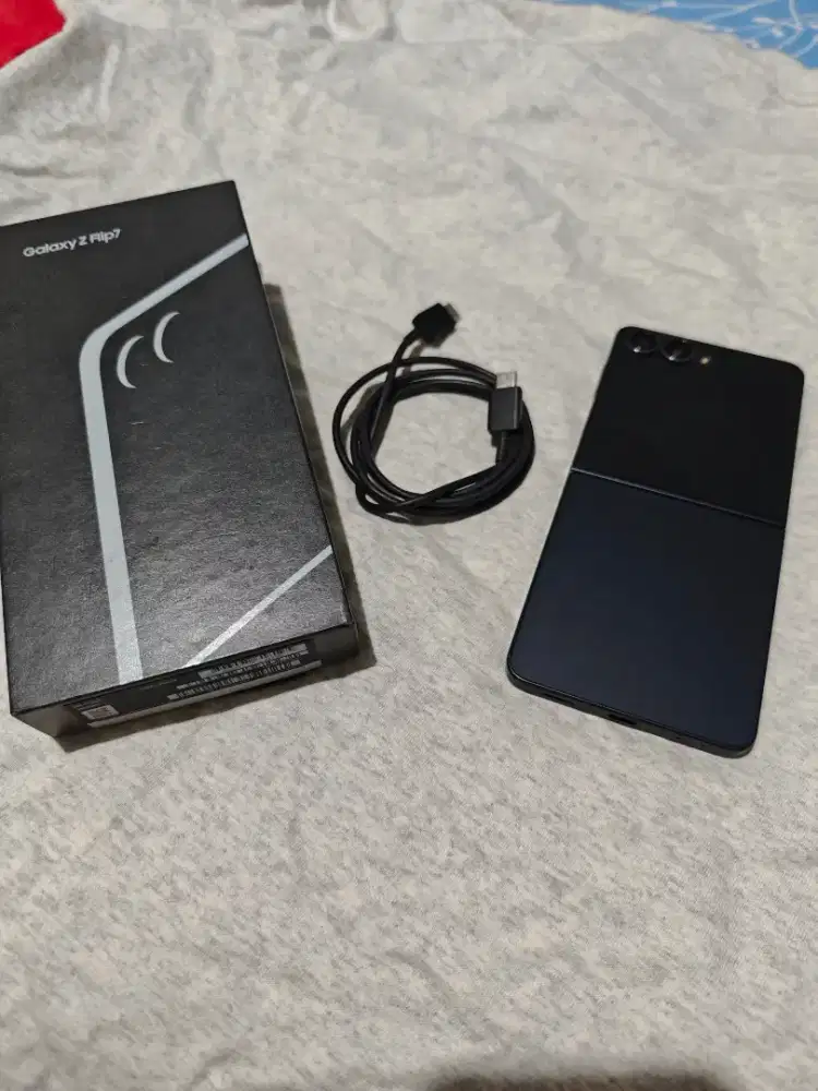 Samsung Z Flip 7 JetBlack