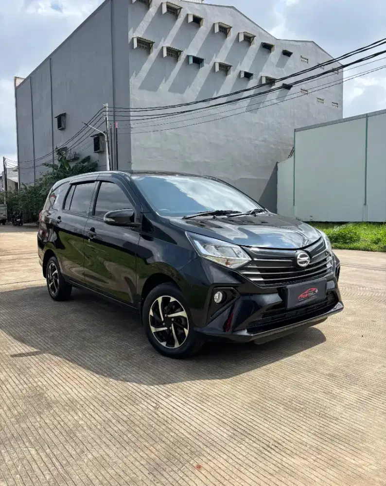 Daihatsu Sigra R matic 2023 facelift bekas murah
