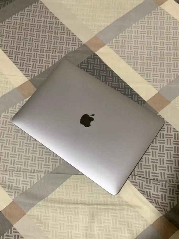 JUAL MACBOOK AIR M1