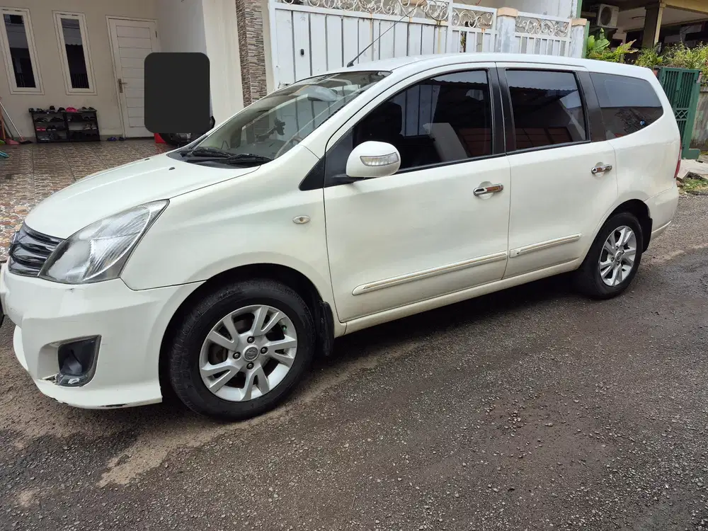 Nissan Grand Livina 1.5 Ultimate AT 2012 Bensin