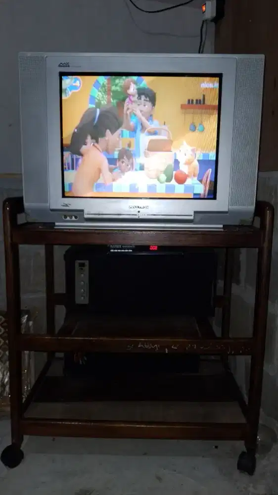 Tv polytron 24 inci beserta RakTv