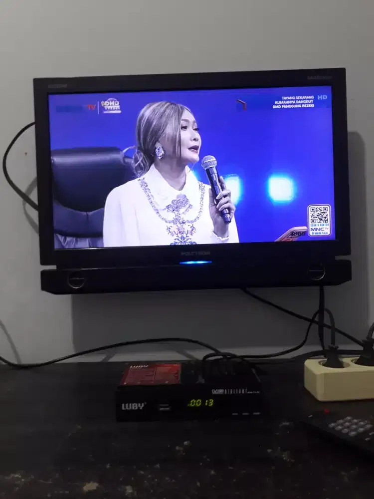 Tv led polytron 20 inch + stb + antena