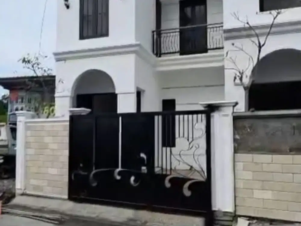 Dijual Rumah Baru DESAIN KLASIK MODERN AMERICAN STYLE Dekat Kampus UPN Di Gunung Anyar Modern Surabaya