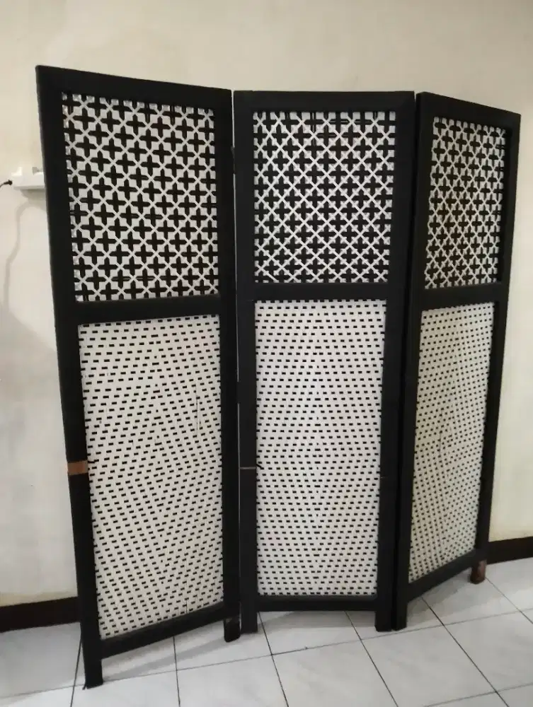 Penyekat Ruangan Rotan Sintetis Ukuran Panjang 150cm x Tinggi 170cm