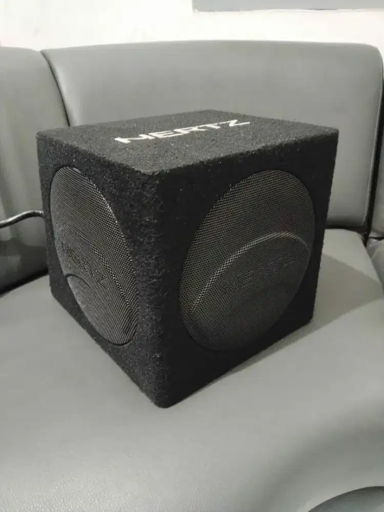 Subwofer Aktif Hertz