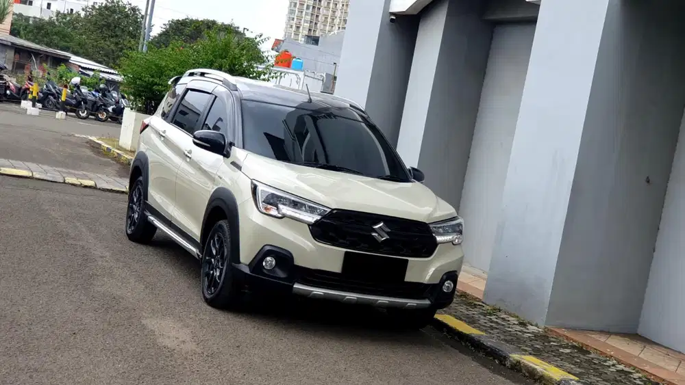 Suzuki XL7 1.5 Alpha Hybrid Dual Tone 2024