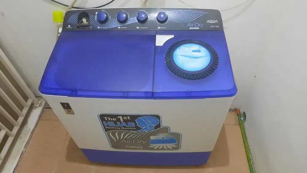 Mesin cuci 2 tabung merk Aqua