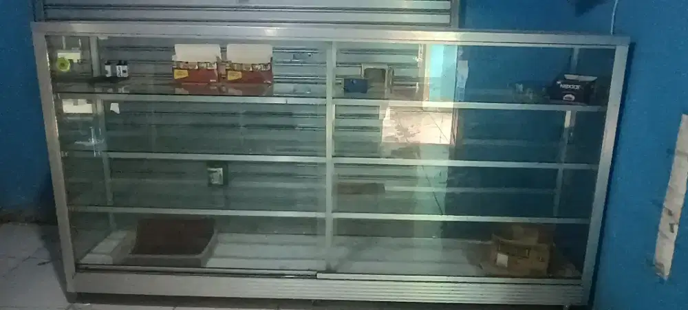 Etalase warung mulus siap pakai