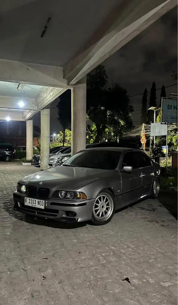 BMW E39 528i kondisi mantap siap pakai