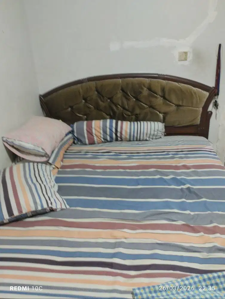 Kasur Spring Bad Bekas.Merk Majestique ukuran 200x 180 , 2 susun.