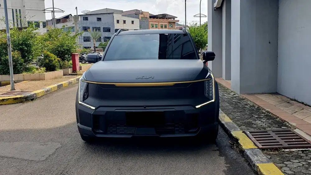 Kia EV9 EV 9 GT-Line AWD AT Black Matte (Putih) 2024 NIK 2023 Like New