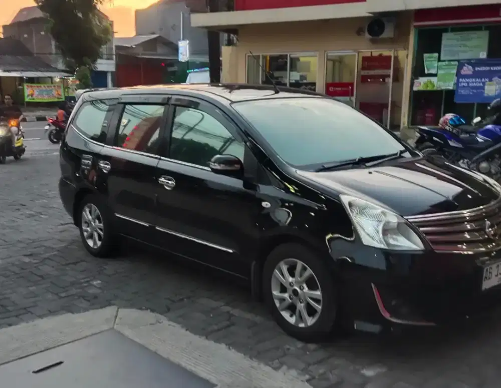 Grand Livina AT Tahun 2012 AB Sleman Atas Nama sendiri