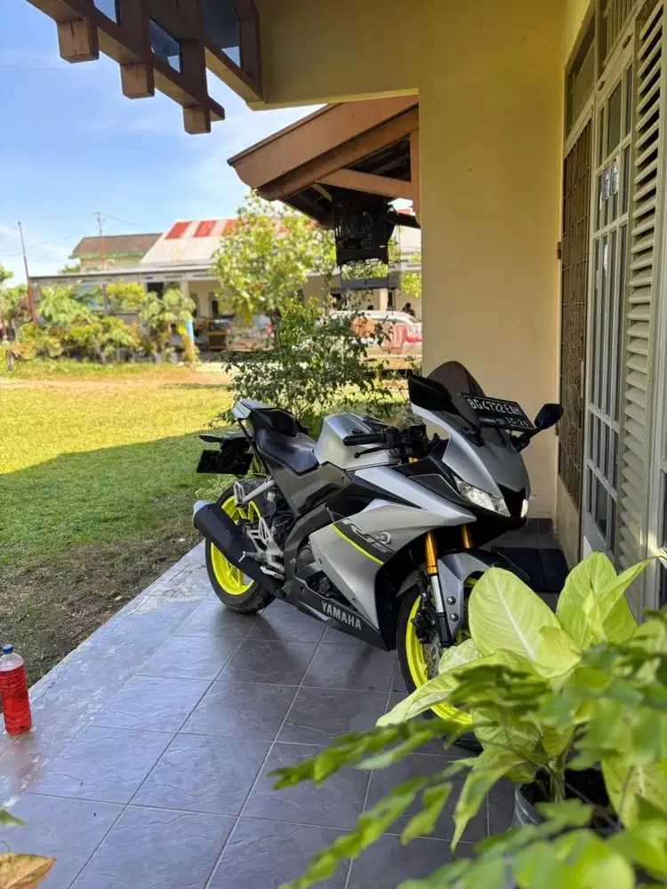 R15 v3 2021 low km