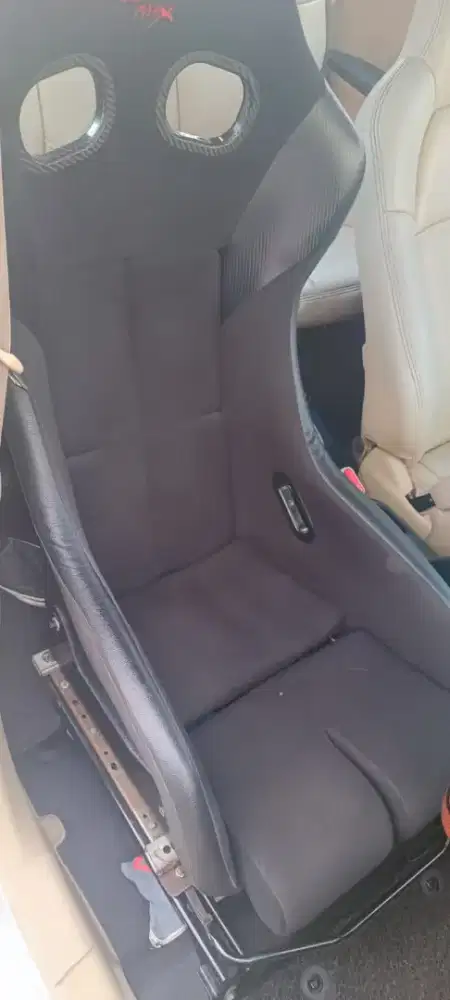 Jok mobil bucket bride low max