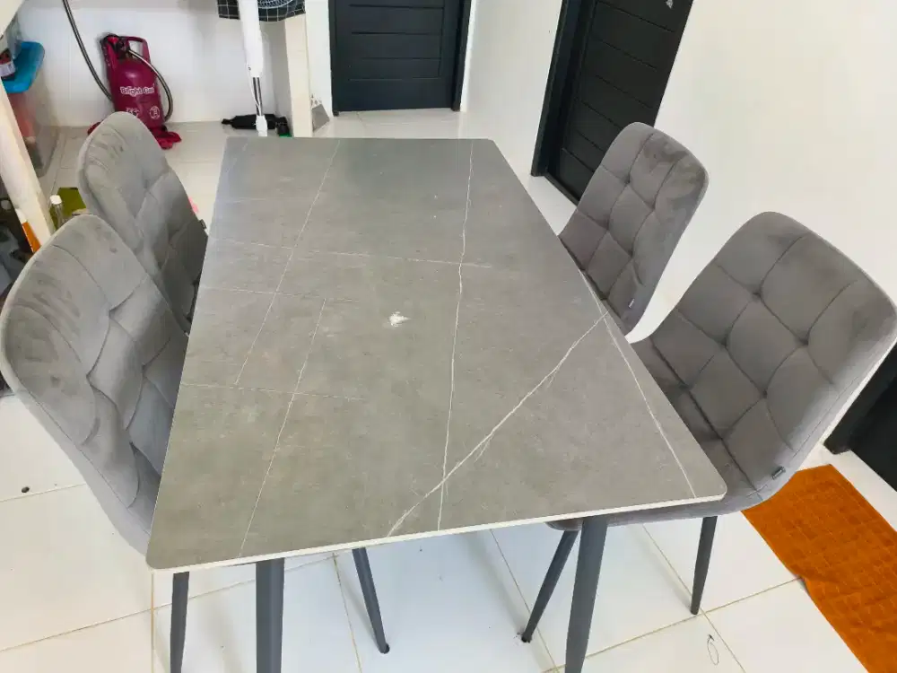 Set Meja Makan Informa Maui 4 Kursi - Abu-abu