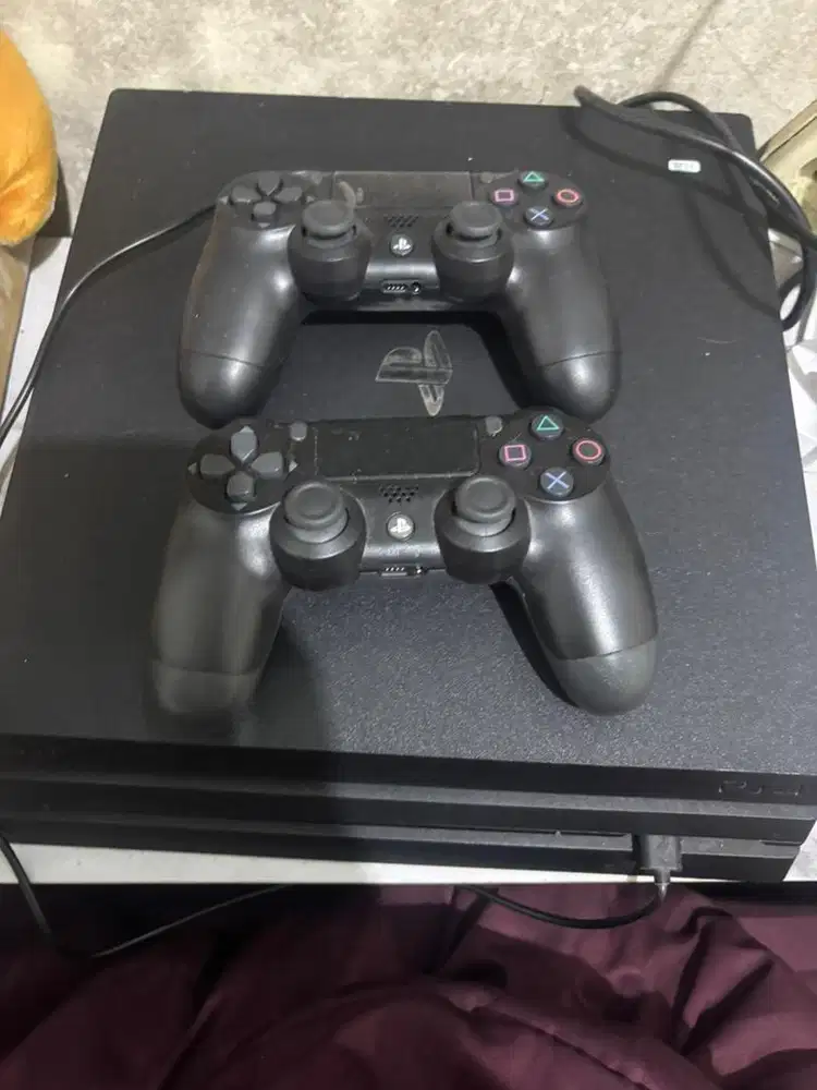 Playstation 4 slim 1 TB