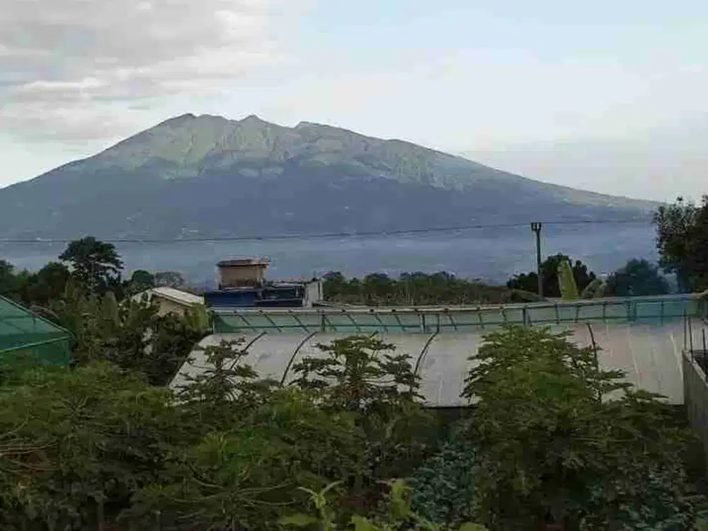 di jual villa dan greenhouse view gunung salak di Caringin bogor