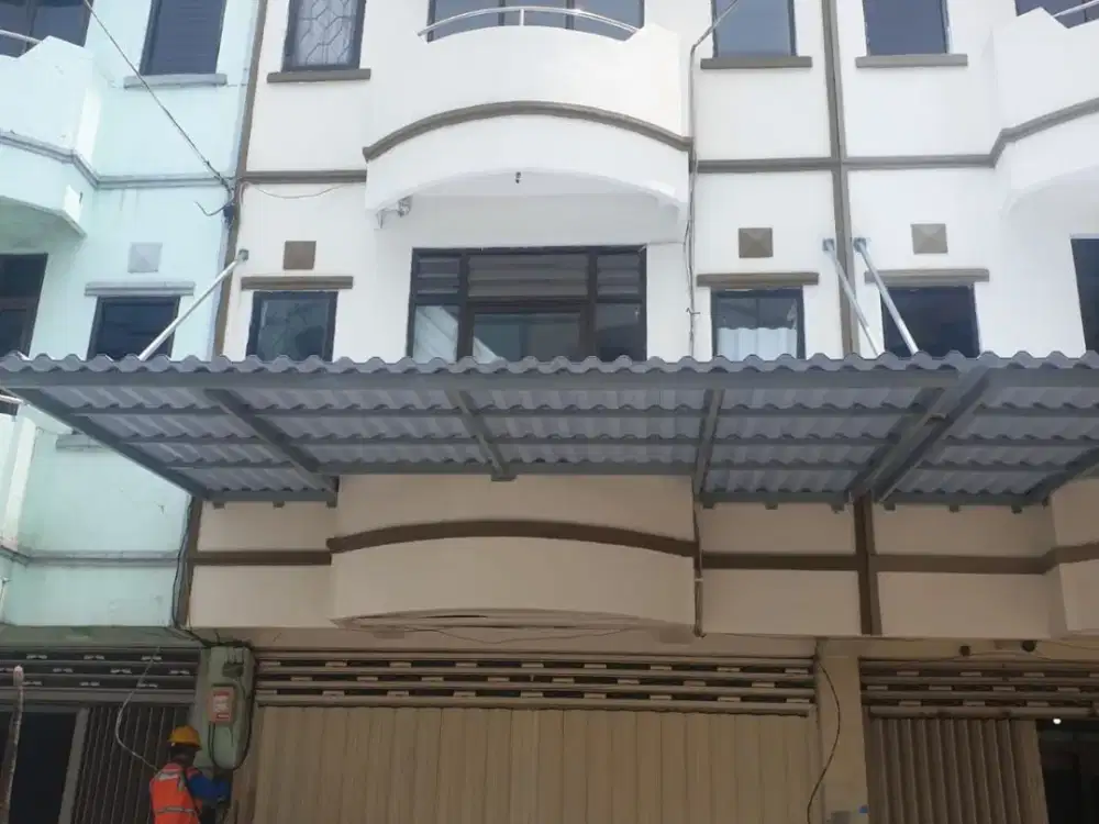 Dijual cepat Ruko 3,5 Lantai di Bunguran Surabaya utara