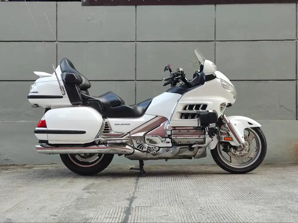 HONDA GOLDWING GL 1800 2011 FULLPAPER FULL SPEC SANGAT ISTIMEWA