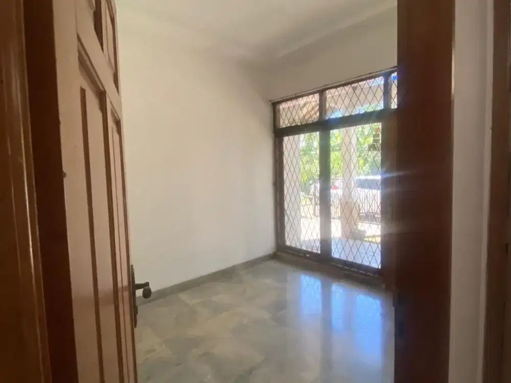 RUMAH JL HOLIS komplek BPKP ( dekat Gerbang Toll Pasirkoja ) Bandung