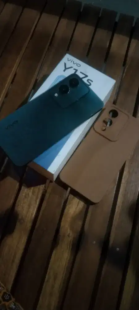 BU
VIVO Y17S
lengkap fulset no minus tinggal pakai