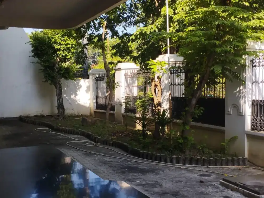 Dijual Cepat Rumah Besar 2 Lantai di Dharmahusada