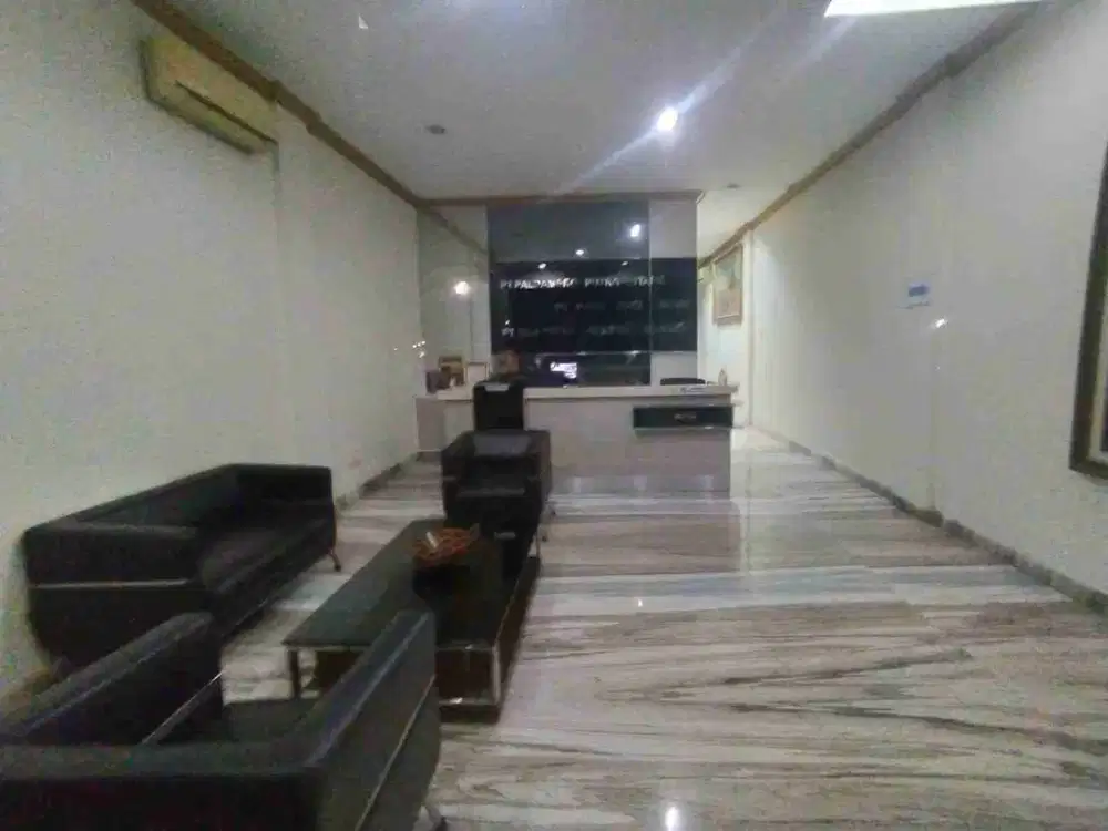 Ruko bagus lantai marmer siap huni