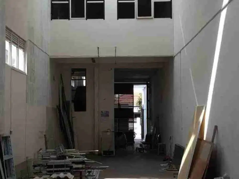 Dijual Gudang Letak Strategis Donowati Sukomanunggal